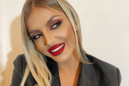 Savršeni make up look za najluđu noć: Sandra Miljaković bira crveni ruž za strastveni poljubac u ponoć (FOTO) Savršeni make up look za najluđu noć: Sandra Miljaković bira crveni ruž za strastveni poljubac u ponoć (FOTO)
