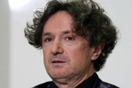 Porodica zabrinuta Bregović više ne liči na sebe! Svi se pitaju gde je nestao najpoželjniji muškarac bivše Juge (FOTO) Porodica zabrinuta Bregović više ne liči na sebe! Svi se pitaju gde je nestao najpoželjniji muškarac bivše Juge (FOTO)
