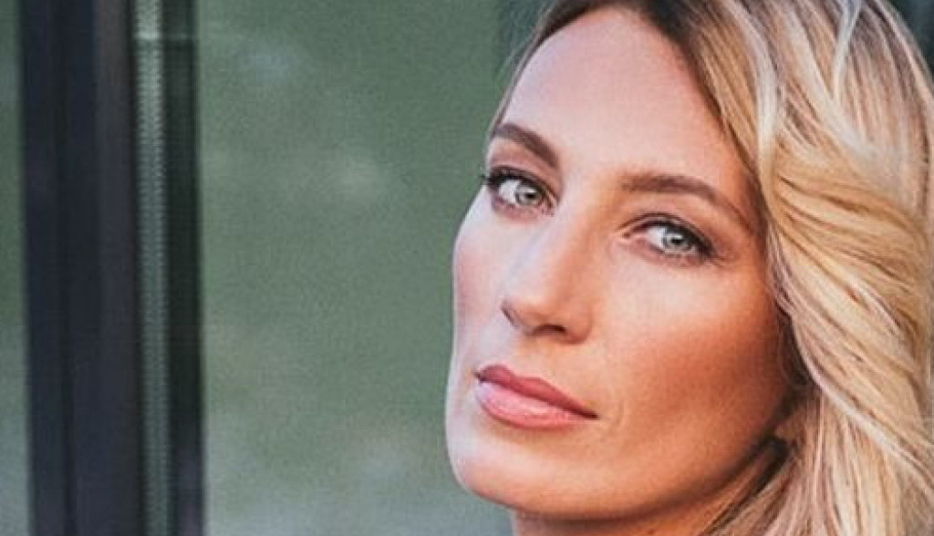 Iznenadićete se: OVA slavna voditeljka je bila udata za muža Ane Stanić (FOTO) Iznenadićete se: OVA slavna voditeljka je bila udata za muža Ane Stanić (FOTO)