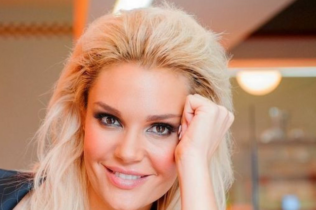 SVI GA ZNATE: Pričalo se da je Lena Kovačević bila LUDO ZALJUBLJENA u OVOG našeg slavnog muzičara (FOTO) SVI GA ZNATE: Pričalo se da je Lena Kovačević bila LUDO ZALJUBLJENA u OVOG našeg slavnog muzičara (FOTO)