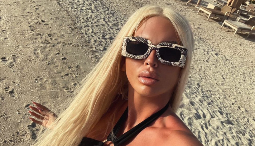 Javnost ne prestaje da priča o Jeleni Karleuši, a ona novim fotografijama šalje jasnu poruku! Javnost ne prestaje da priča o Jeleni Karleuši, a ona novim fotografijama šalje jasnu poruku!