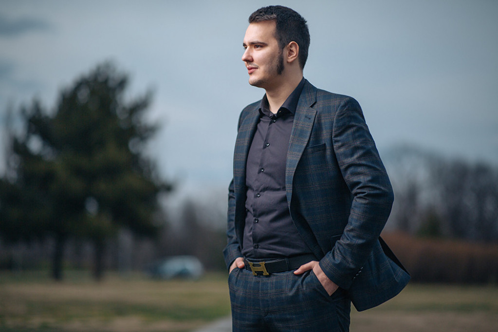 Da ti srce stane! Aleksa Balašević se emotivnom porukom obratio ocu: Čisto da te podsetim na tvoj rođendan! (foto) Da ti srce stane! Aleksa Balašević se emotivnom porukom obratio ocu: Čisto da te podsetim na tvoj rođendan! (foto)