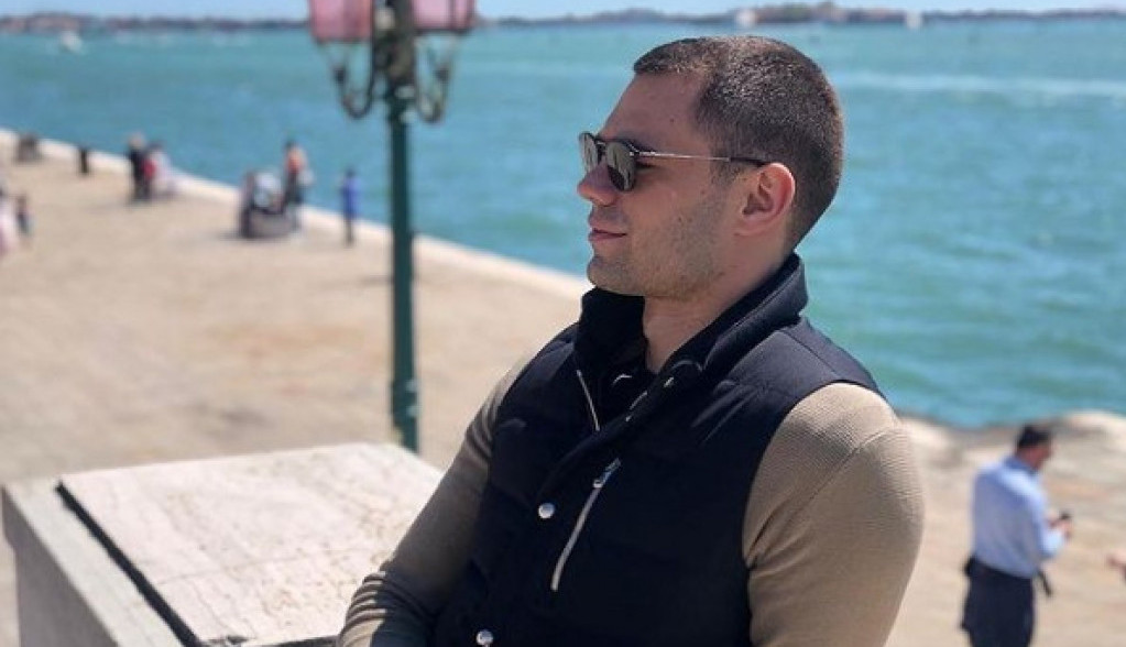 Bio je prva ljubav Anastasije Ražnatović, a evo ko je lepotica sa kojom je Kostadin Terzić dobio dete (foto) Bio je prva ljubav Anastasije Ražnatović, a evo ko je lepotica sa kojom je Kostadin Terzić dobio dete (foto)
