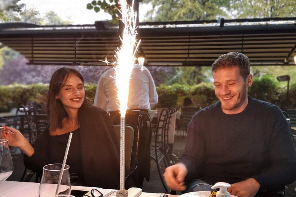 Tajno venčanje Aleksandra Radojičića: OŽENIO SE DUNJOM DALEKO OD OČIJU JAVNOSTI? (FOTO) Tajno venčanje Aleksandra Radojičića: OŽENIO SE DUNJOM DALEKO OD OČIJU JAVNOSTI? (FOTO)