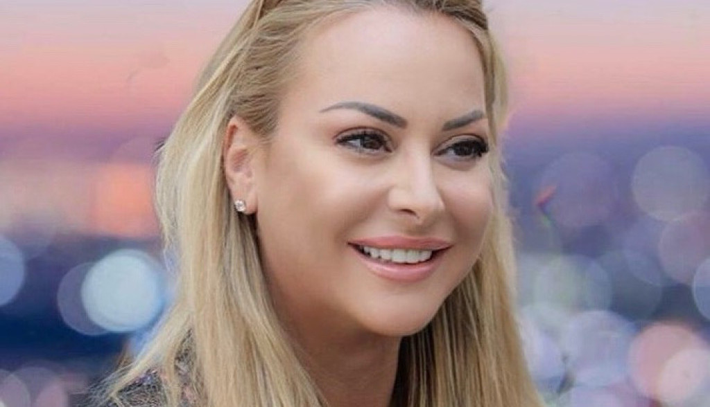 Udata za Bojana Karića, druži se sa svetskim zvezdama, sestra joj je poznata pevačica: Zavirite u luksuzni život Maše Karić (foto) Udata za Bojana Karića, druži se sa svetskim zvezdama, sestra joj je poznata pevačica: Zavirite u luksuzni život Maše Karić (foto)