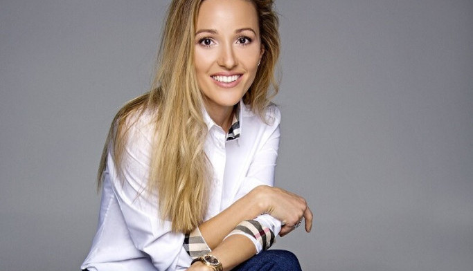 Jelena Đoković se pojavila na Novakovom meču u Beogradu, RETKO KO JU JE PREPOZNAO (foto) Jelena Đoković se pojavila na Novakovom meču u Beogradu, RETKO KO JU JE PREPOZNAO (foto)