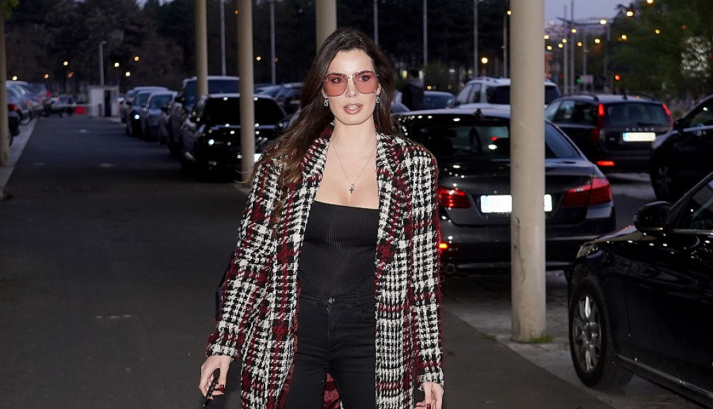 Teodora Bjelica održala lekciju stila: Glumačka zvezda u usponu je modna ikona (foto) Teodora Bjelica održala lekciju stila: Glumačka zvezda u usponu je modna ikona (foto)