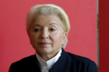 Porodica Mirjane Karanović ZAVIJENA U CRNO: Danas nas je napustila, HVALA ZA SVE (FOTO) Porodica Mirjane Karanović ZAVIJENA U CRNO: Danas nas je napustila, HVALA ZA SVE (FOTO)