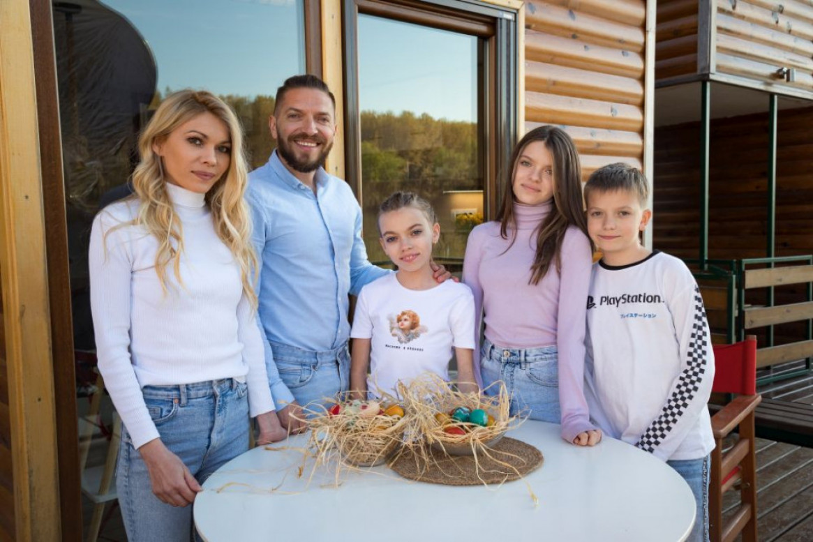 Otkrivamo: Kako protiče Veliki petak u domu glumca Peđe Damnjanovića (video) Otkrivamo: Kako protiče Veliki petak u domu glumca Peđe Damnjanovića (video)
