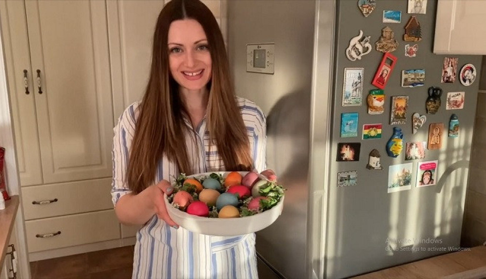 Zavirite u dom glumice Miljane Gavrilović u kom je uskršnja euforija uveliko u toku (VIDEO) Zavirite u dom glumice Miljane Gavrilović u kom je uskršnja euforija uveliko u toku (VIDEO)