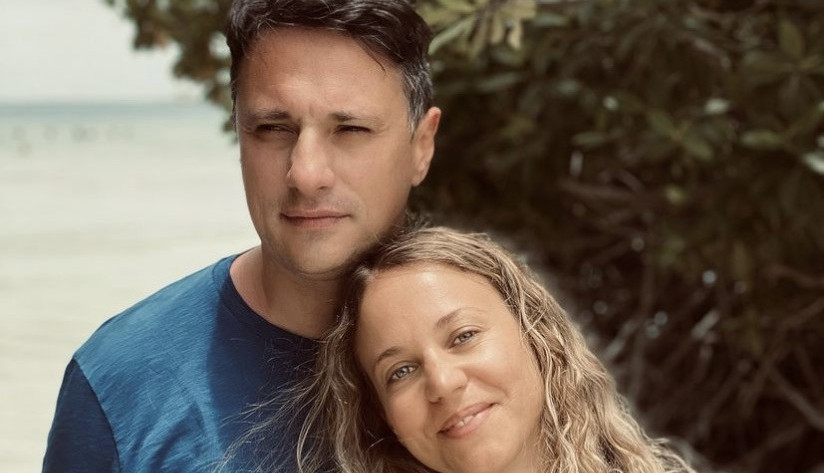 Šokantno: Glumci razmenjivali nežnosti naočigled publike! Andrija Milošević i Aleksandra Tomić po prvi put javno u ljubavnom zanosu (foto) Šokantno: Glumci razmenjivali nežnosti naočigled publike! Andrija Milošević i Aleksandra Tomić po prvi put javno u ljubavnom zanosu (foto)