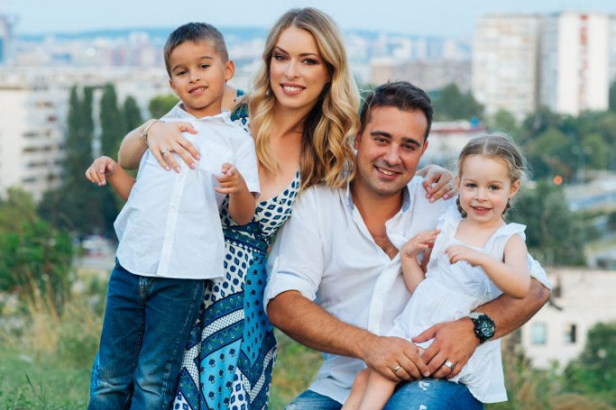 Parče raja daleko od Beograda: Ovo je magično mesto na kome su deca Danijele i Stefana Buzurovića najsrećnija (FOTO) Parče raja daleko od Beograda: Ovo je magično mesto na kome su deca Danijele i Stefana Buzurovića najsrećnija (FOTO)