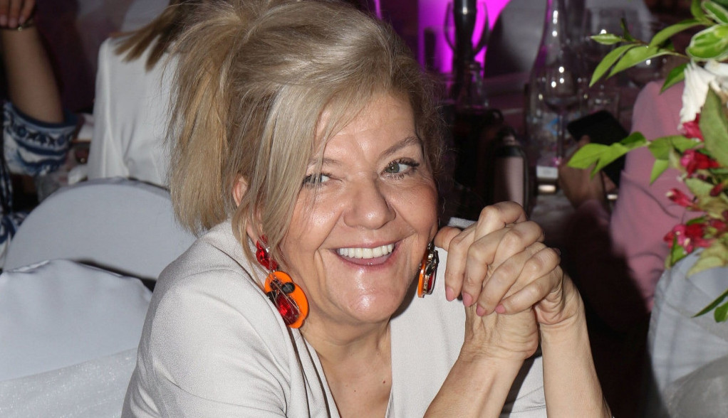 Bolest je lomi, ali ona se ne da! Pogledajte kako sada izgleda Marina Tucaković (FOTO) Bolest je lomi, ali ona se ne da! Pogledajte kako sada izgleda Marina Tucaković (FOTO)