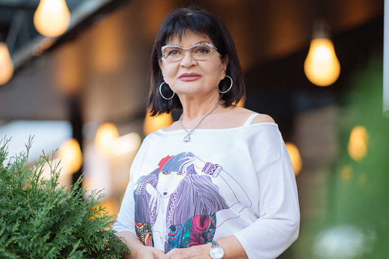 Verujete li da ovde živi Nada Obrić? Zavirite u dom koji je sama sređivala, zbog jednog detalja na zidu će vam poći suze (FOTO) Verujete li da ovde živi Nada Obrić? Zavirite u dom koji je sama sređivala, zbog jednog detalja na zidu će vam poći suze (FOTO)