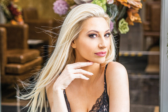 Brak se raspao u paramparčad! Nikad viđene fotografije sa prvog venčanja Jelene Jovičić, mladoženja moćan, kuma SLAVNA GLUMICA (FOTO) Brak se raspao u paramparčad! Nikad viđene fotografije sa prvog venčanja Jelene Jovičić, mladoženja moćan, kuma SLAVNA GLUMICA (FOTO)