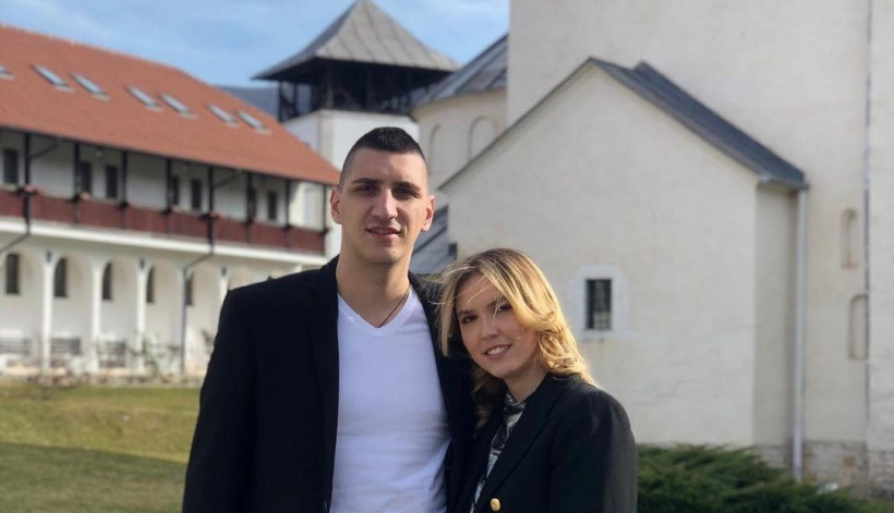 O ovom gestu ćerke Vlada Divca će se pričati: Petra Divac svog izabranika ostavila bez teksta (foto) O ovom gestu ćerke Vlada Divca će se pričati: Petra Divac svog izabranika ostavila bez teksta (foto)