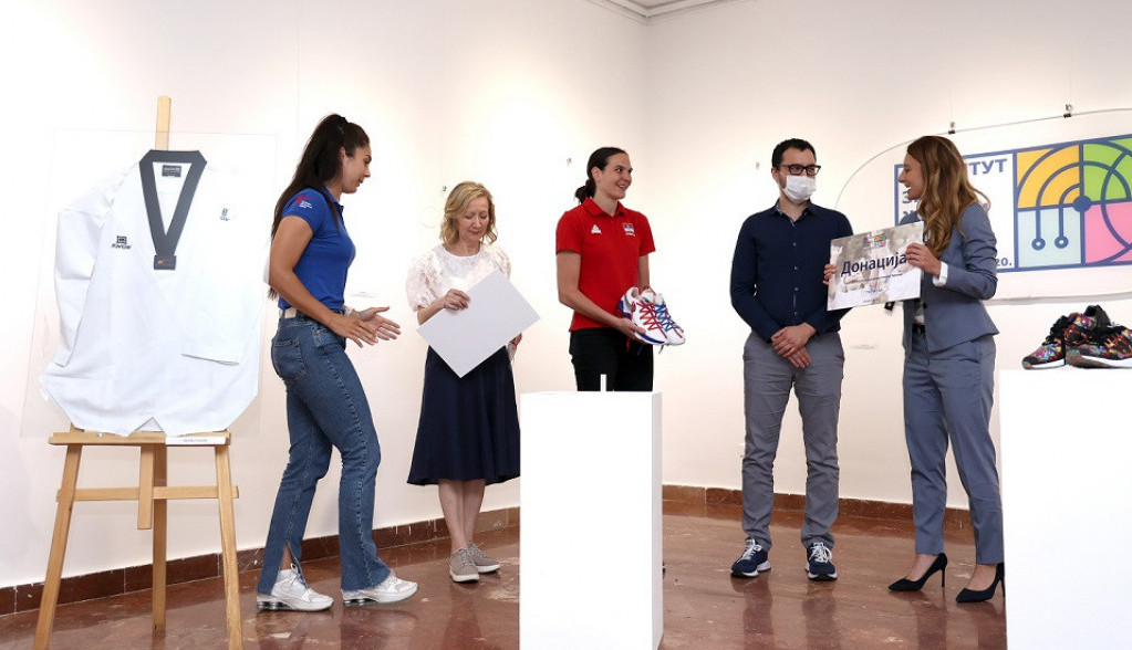 NIS u humanitarnoj akciji Instituta za ženski sport: Predmeti Marine Maljković i ambasadorki Instituta prodati u dobrotvorne svrhe NIS u humanitarnoj akciji Instituta za ženski sport: Predmeti Marine Maljković i ambasadorki Instituta prodati u dobrotvorne svrhe