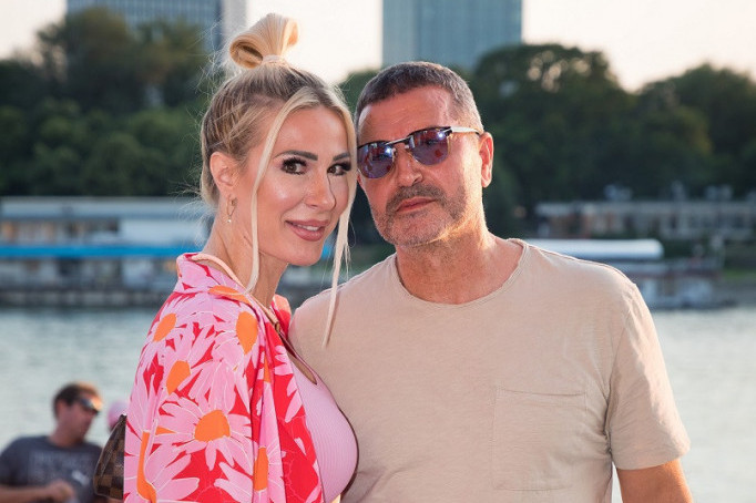 Vesna Đogani prvi put javno o razlazu od Đoleta Đoganija: Nikada nisam ni želela da se udam za njega Vesna Đogani prvi put javno o razlazu od Đoleta Đoganija: Nikada nisam ni želela da se udam za njega