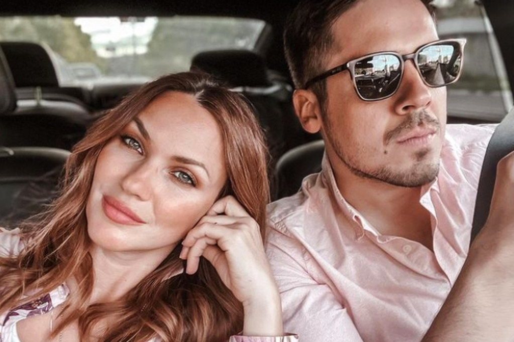 Evo zbog čega se Bojana Barović ne stidi da pokaže lice bez filtera, filera i šminke (FOTO) Evo zbog čega se Bojana Barović ne stidi da pokaže lice bez filtera, filera i šminke (FOTO)