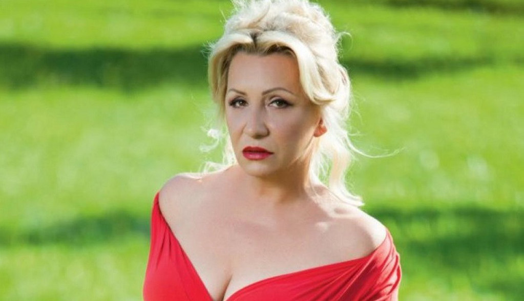 Šokiraće vas NIKAD VIĐENA FOTOGRAFIJA sa prvog venčanja Vesne Zmijanac!