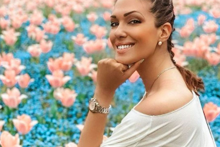 Nina Radulović PONOVO SREĆNA u zagrljaju zgodnog glumca, Lečić je prošlost (FOTO) Nina Radulović PONOVO SREĆNA u zagrljaju zgodnog glumca, Lečić je prošlost (FOTO)