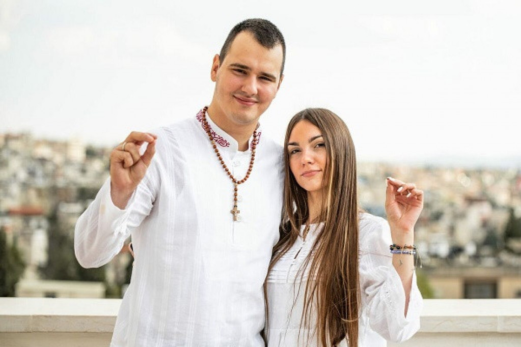 Stomak do zuba i lice ozareno od sreće: Evo kako supruga Alekse Balasevića izgleda u 9. mesecu, svi komentarišu jedno (FOTO)