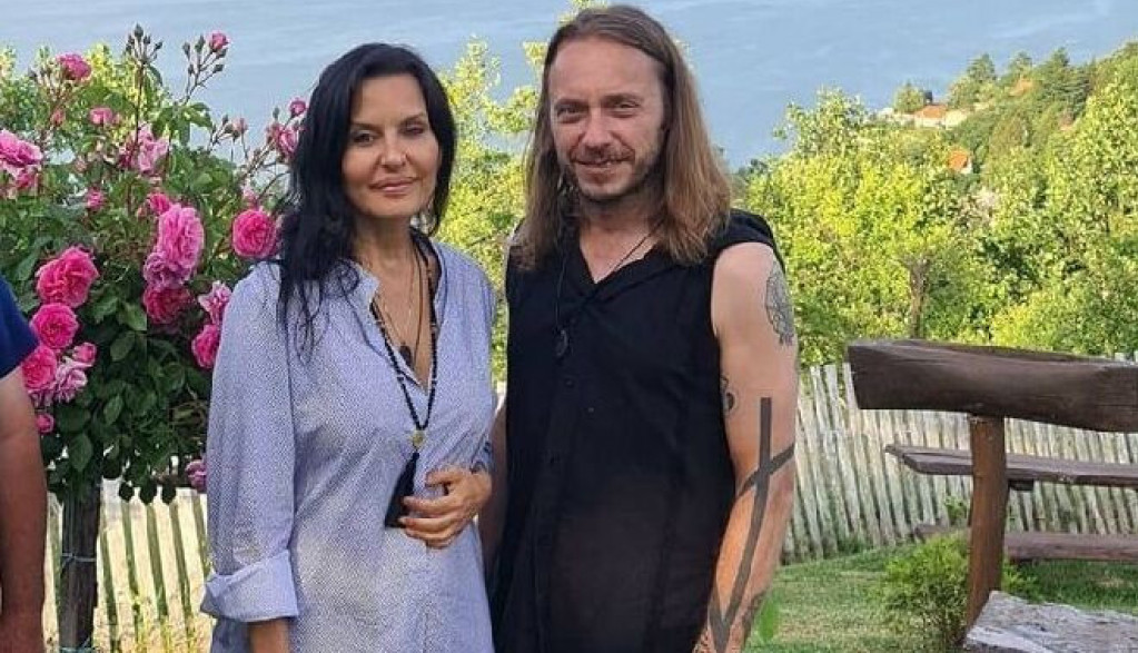 Problemi u raju Elene Karaman: Gde je nestao Dušan Reljin, čovek zbog kog je ostavila Jugoslava Karića? Problemi u raju Elene Karaman: Gde je nestao Dušan Reljin, čovek zbog kog je ostavila Jugoslava Karića?