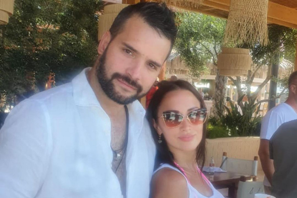 Sofisticirano i luksuzno: Aleksandra Prijović i Filip Živojinović otvaraju vrata porodičnog doma (FOTO)