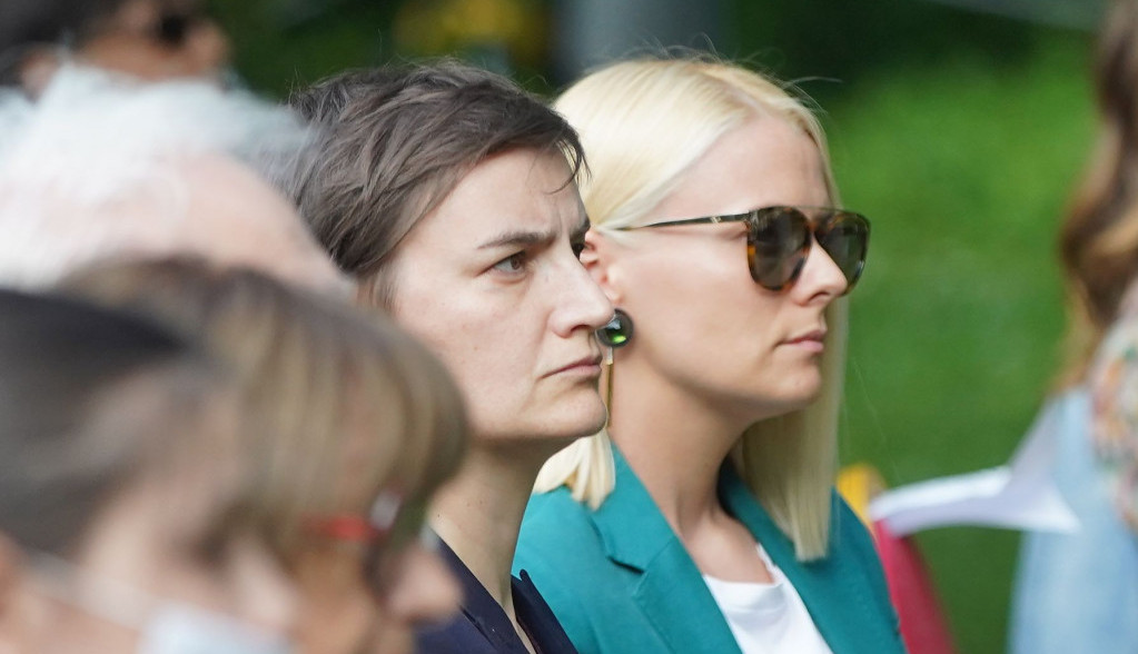Premijerka prvi put o partnerki i sinu: Ana Brnabić otkriva šta sebi najviše zamera Premijerka prvi put o partnerki i sinu: Ana Brnabić otkriva šta sebi najviše zamera