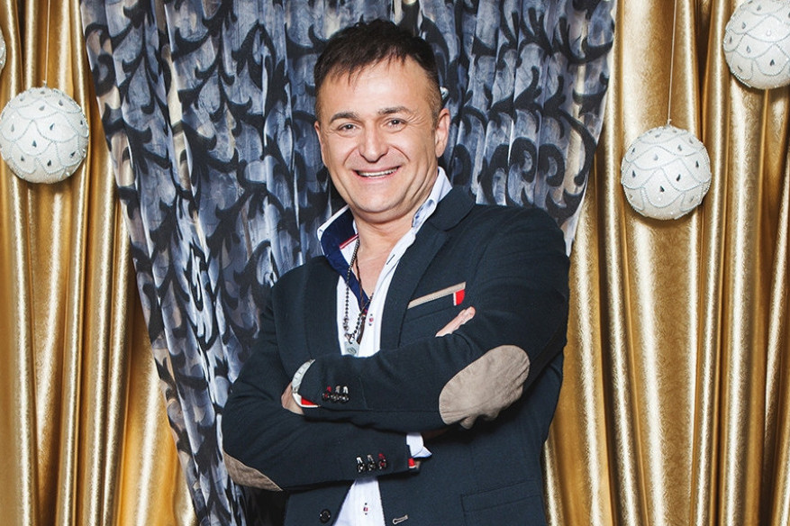 ELEGANTNI I RASPOLOŽENI: Ovako je Branislav Lečić poslavio rođendan sa devojkom Jelenom (FOTO) ELEGANTNI I RASPOLOŽENI: Ovako je Branislav Lečić poslavio rođendan sa devojkom Jelenom (FOTO)