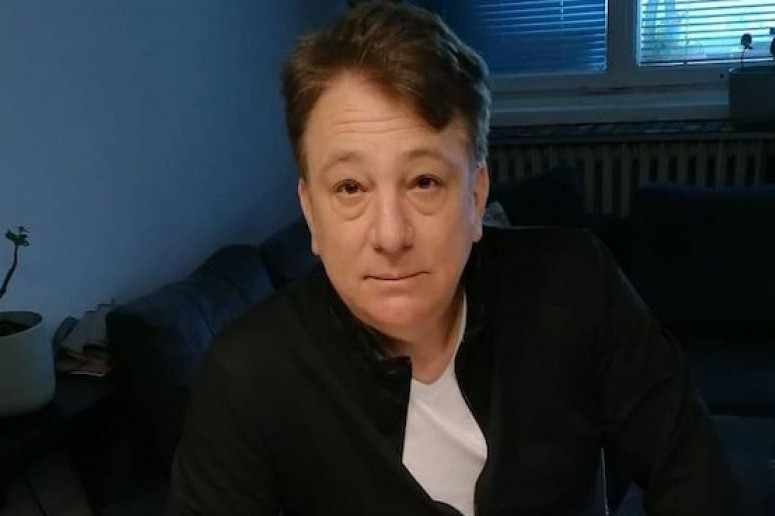 Vladana Savića znate iz serije "Igra sudbine" , a evo kako izgleda njegova talentovana supruga koja je pevala sa Zdravkom Čolićem (FOTO) Vladana Savića znate iz serije "Igra sudbine" , a evo kako izgleda njegova talentovana supruga koja je pevala sa Zdravkom Čolićem (FOTO)