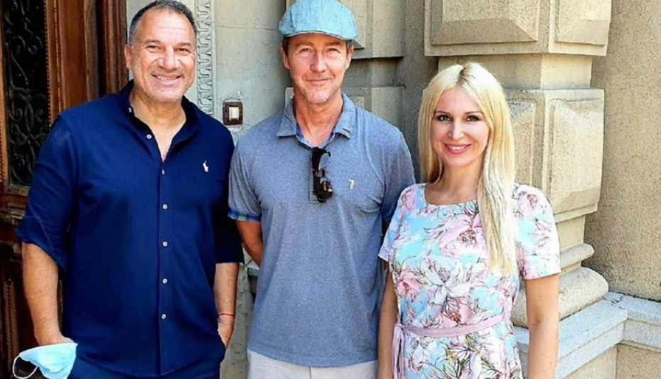 HOLIVUD U BEOGRADU! Kejt Hadson i Edvard Norton oduševljeni Muzejom Nikole Tesle, a evo ko im pravi društvo (FOTO) HOLIVUD U BEOGRADU! Kejt Hadson i Edvard Norton oduševljeni Muzejom Nikole Tesle, a evo ko im pravi društvo (FOTO)