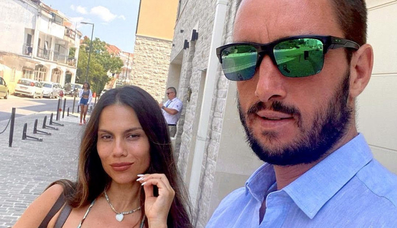 Mama dve devojčice, a izgleda kao tinejdžerka! Nove fotografije Aleksandre Troicki oduzimaju dah Mama dve devojčice, a izgleda kao tinejdžerka! Nove fotografije Aleksandre Troicki oduzimaju dah