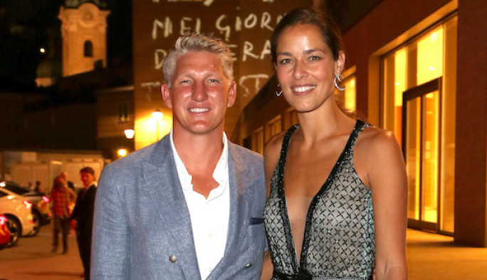 GLAMUR U SALCBURGU: Ana Ivanović i Bastijan Švajnštajger zasenili sve prisutne (FOTO) GLAMUR U SALCBURGU: Ana Ivanović i Bastijan Švajnštajger zasenili sve prisutne (FOTO)