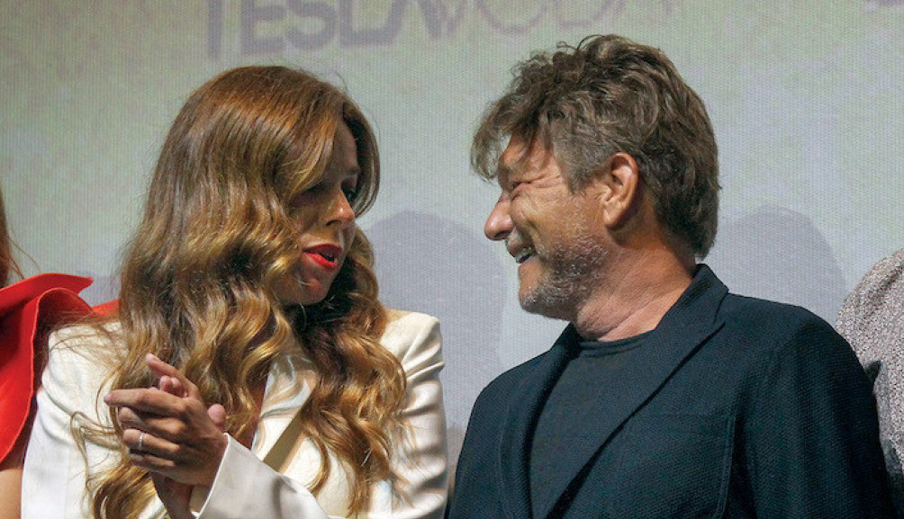 Zašto se Bjelina žena sinoć nije pojavila na premijeri i kakve veze s tim ima Katarina Radivojević Zašto se Bjelina žena sinoć nije pojavila na premijeri i kakve veze s tim ima Katarina Radivojević