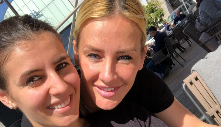 Milica i Ana Dabović pokazale majku, ovo je žena koja je prošla kroz pakao sa svojim ćerkama (FOTO) Milica i Ana Dabović pokazale majku, ovo je žena koja je prošla kroz pakao sa svojim ćerkama (FOTO)