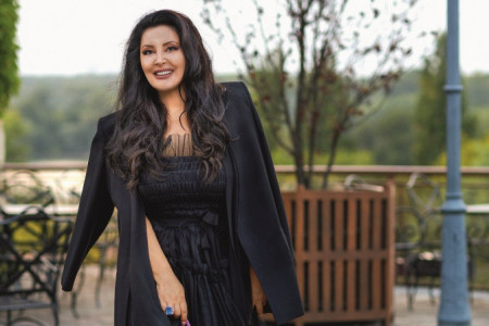 Ceo Kasidol se okrenuo: Mantil haljina Dragane Mirković je vodeći trend ove jeseni (FOTO)