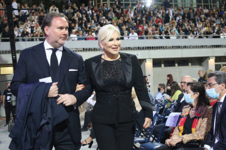 Evo zašto su sinoć svi gledali u ministarku Zoranu Mihajlović i njenog supruga (FOTO)