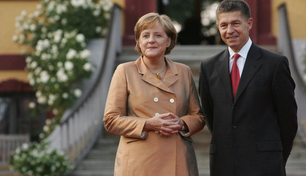 OTKRIVAMO: Ko je muž Angele Merkel i zašto ga zovu "Fantom iz opere" ? OTKRIVAMO: Ko je muž Angele Merkel i zašto ga zovu "Fantom iz opere" ?