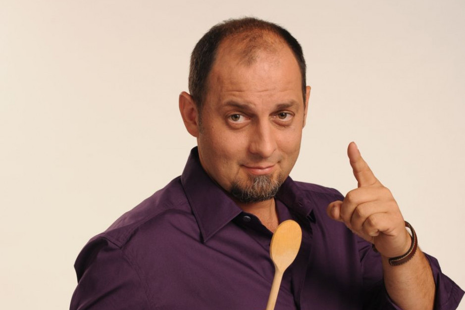 30 kilograma manje, seda brada, upali obrazi: Pogledajte kako danas izgleda pakleni kuvar Saša Mišić, fotografija rastužila sve 30 kilograma manje, seda brada, upali obrazi: Pogledajte kako danas izgleda pakleni kuvar Saša Mišić, fotografija rastužila sve