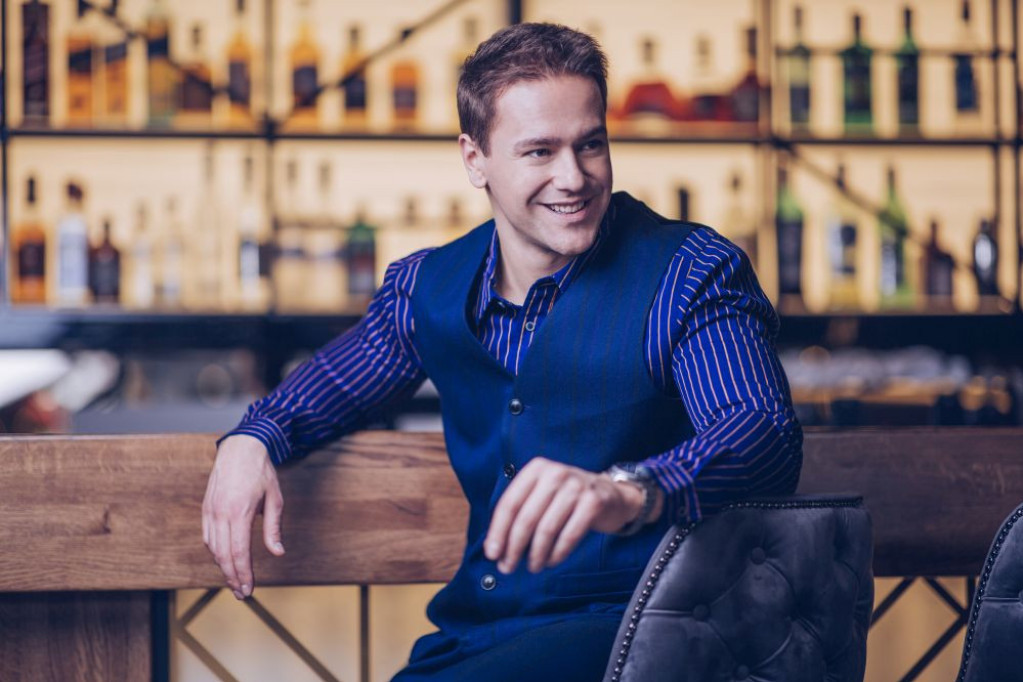 Isplivale prve slike Luke Raca sa NOVOM DEVOJKOM: Nije iz javnog sveta, ali se bavi vrlo interesantnim pozivom (FOTO) Isplivale prve slike Luke Raca sa NOVOM DEVOJKOM: Nije iz javnog sveta, ali se bavi vrlo interesantnim pozivom (FOTO)