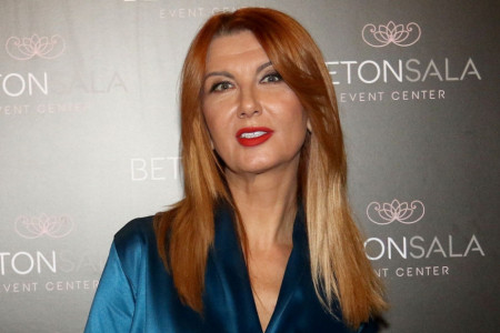 Taman kad sam mislila da se sve u mom životu lepo složilo, desilo se... Reči Vesne Dedić slamaju srce Taman kad sam mislila da se sve u mom životu lepo složilo, desilo se... Reči Vesne Dedić slamaju srce