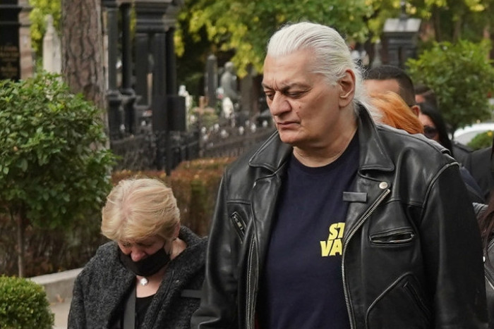 Javnost u neverici: Oglasio se Aleksandar Radulović Futa povodom tragične smrti sina i izneo šokantne detalje Javnost u neverici: Oglasio se Aleksandar Radulović Futa povodom tragične smrti sina i izneo šokantne detalje