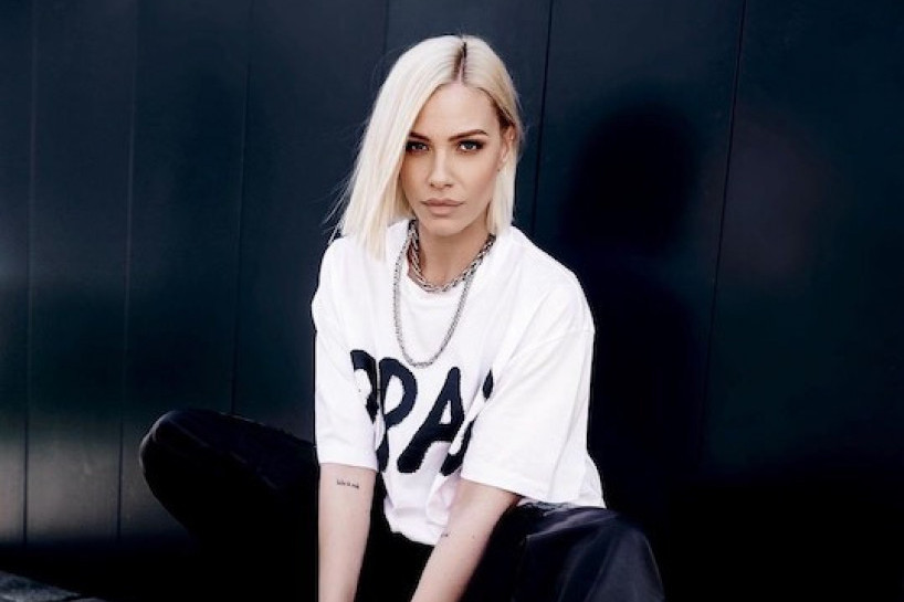 Na reviji Kristine Bekvalac pojavila se njena i Natašina majka Mira! Evo zašto svi pričaju o njoj (FOTO) Na reviji Kristine Bekvalac pojavila se njena i Natašina majka Mira! Evo zašto svi pričaju o njoj (FOTO)