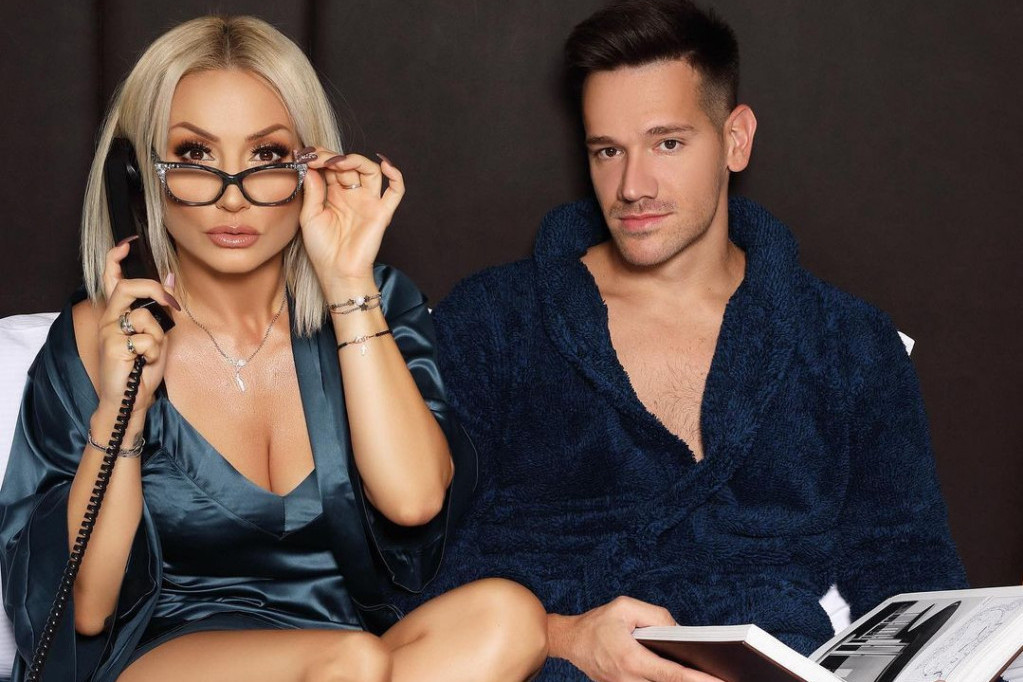 Veliki dnevni boravak, muzički studio, prostrano dvorište sa skupim baštenskim nameštajem evo kako izgleda kuća Goce Tržan(FOTO) Veliki dnevni boravak, muzički studio, prostrano dvorište sa skupim baštenskim nameštajem evo kako izgleda kuća Goce Tržan(FOTO)