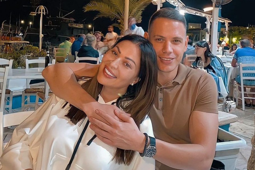 ZASIJAO PRSTEN KAO DOKAZ: Veza Cece i Bogdana PREŠLA NA VIŠI NIVO (FOTO) ZASIJAO PRSTEN KAO DOKAZ: Veza Cece i Bogdana PREŠLA NA VIŠI NIVO (FOTO)