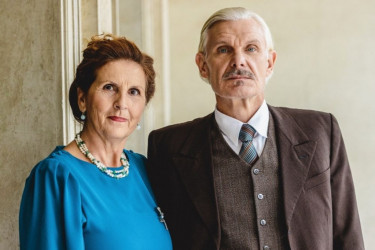 Na koga vam liči? Gledate je u seriji "Vera", a pojma niste imali da je OVA GLUMICA ćerka Olge Odanović i Dragana Petrovića Peleta (FOTO)