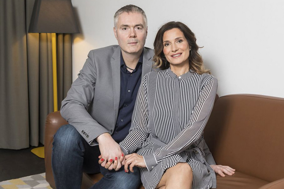 PODMUKLA BOLEST počela je da bude vidljiva na fotografijama: NAJTEŽI DANI u porodici Dejana Tomaševića, prizor KIDA DUŠU (FOTO) PODMUKLA BOLEST počela je da bude vidljiva na fotografijama: NAJTEŽI DANI u porodici Dejana Tomaševića, prizor KIDA DUŠU (FOTO)