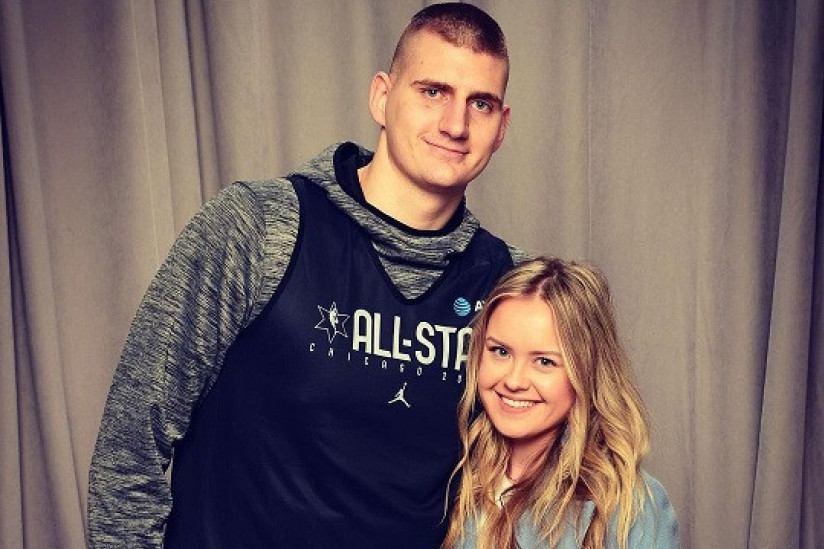 Ćerka Nikole Jokića prvi put pred kamerama, prekinula tatin intervju! Ovaj snimak će vas raznežiti (VIDEO) Ćerka Nikole Jokića prvi put pred kamerama, prekinula tatin intervju! Ovaj snimak će vas raznežiti (VIDEO)