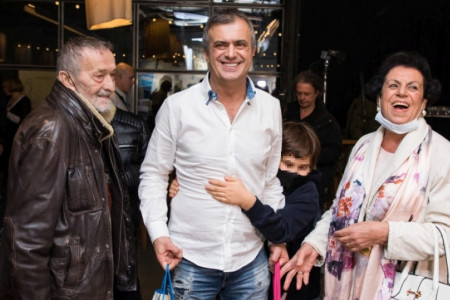 Plava i prelepa: Sergej Trifunović objavio fotografiju sa novom devojkom, mami je konačno srce na mestu (FOTO) Plava i prelepa: Sergej Trifunović objavio fotografiju sa novom devojkom, mami je konačno srce na mestu (FOTO)
